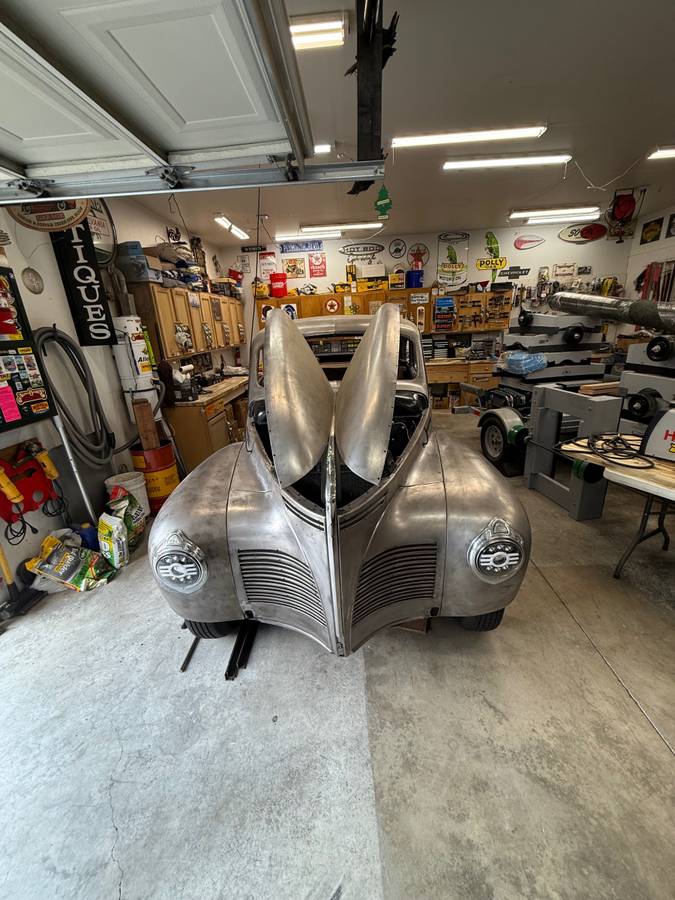 Plymouth-road-king-coupe-1940-grey-32