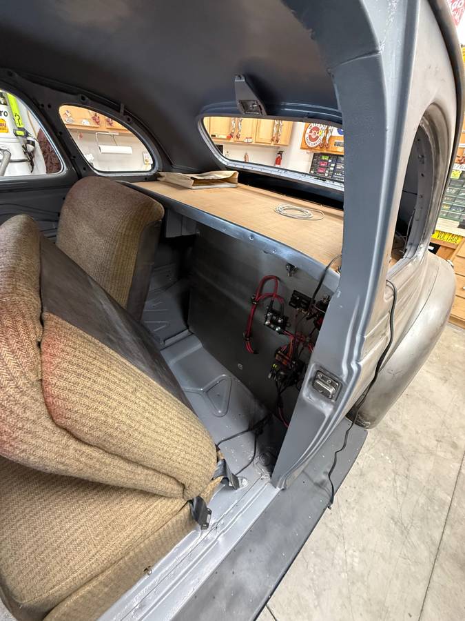 Plymouth-road-king-coupe-1940-grey-35