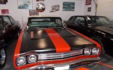 Plymouth-roadrunner-1969-red-3