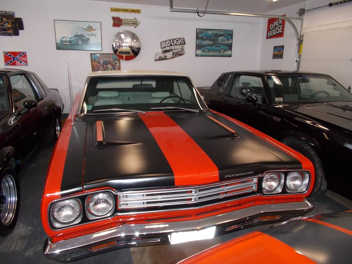 Plymouth-roadrunner-1969-red-3