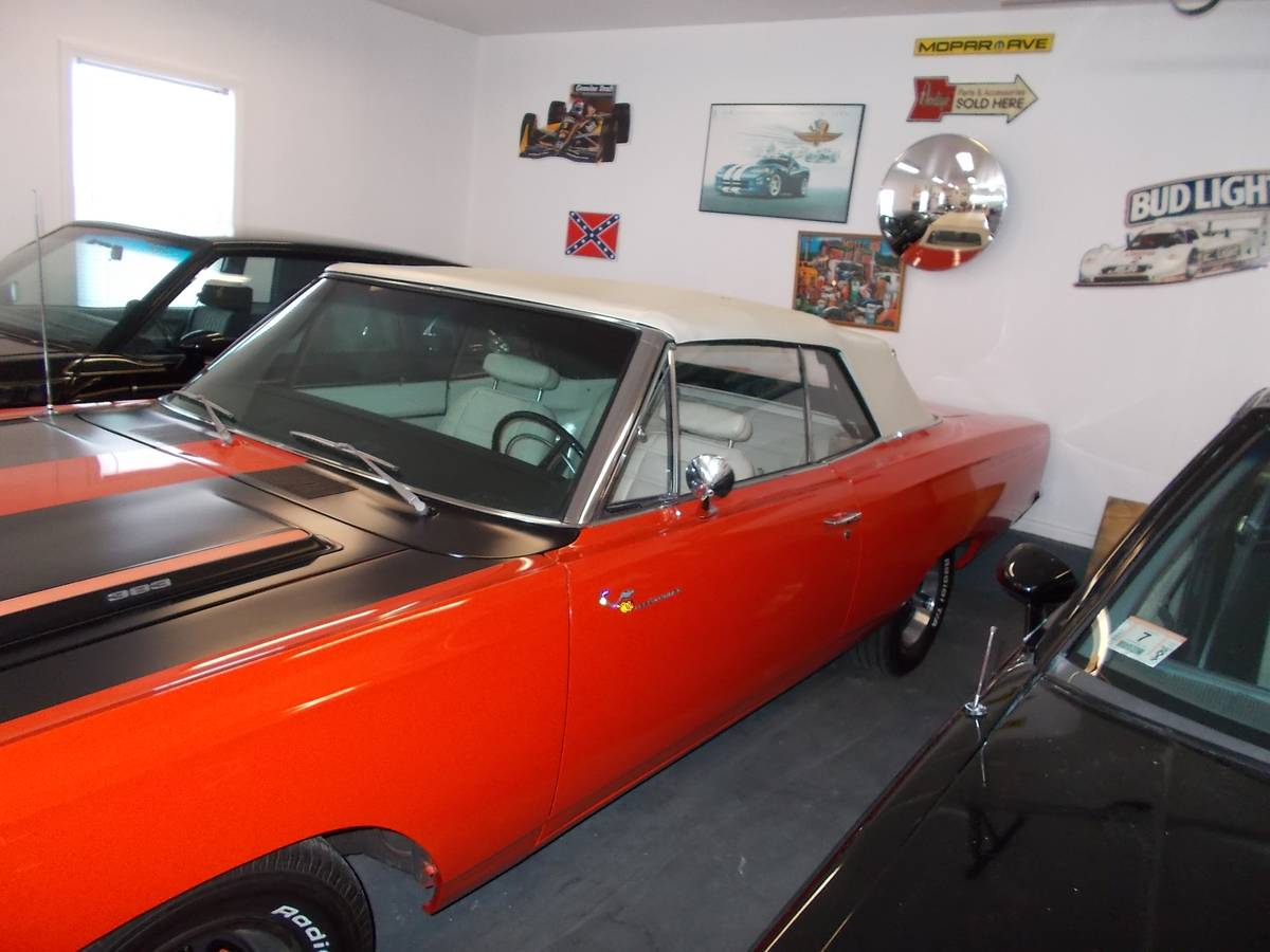 Plymouth-roadrunner-1969-red-4