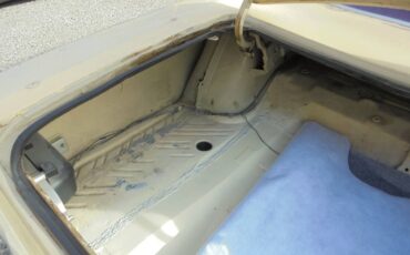 Plymouth-roadrunner-1970-yellow-2