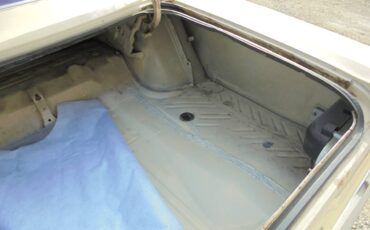 Plymouth-roadrunner-1970-yellow-3