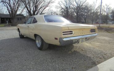 Plymouth-roadrunner-1970-yellow-9