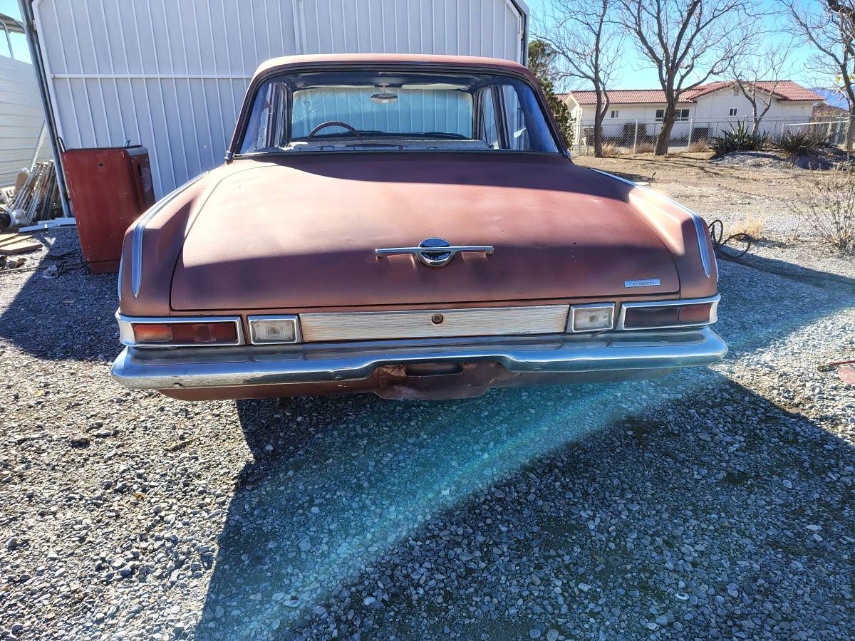 Plymouth-valiant-1963-brown-2