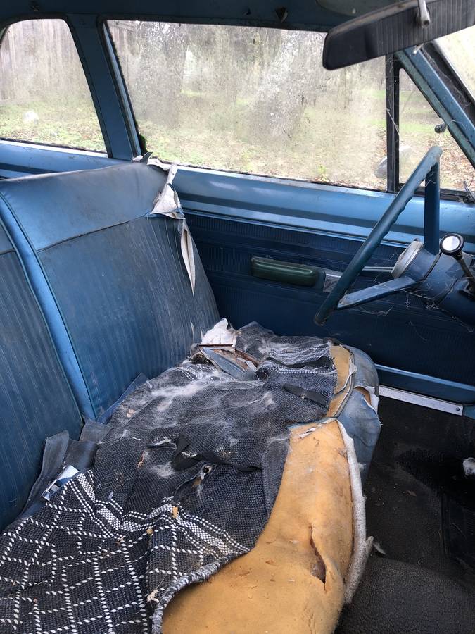 Plymouth-valiant-1968-white-2