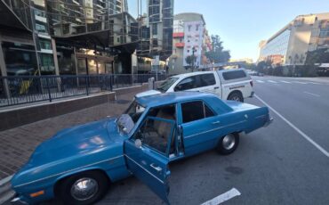 Plymouth-valiant-1974-1