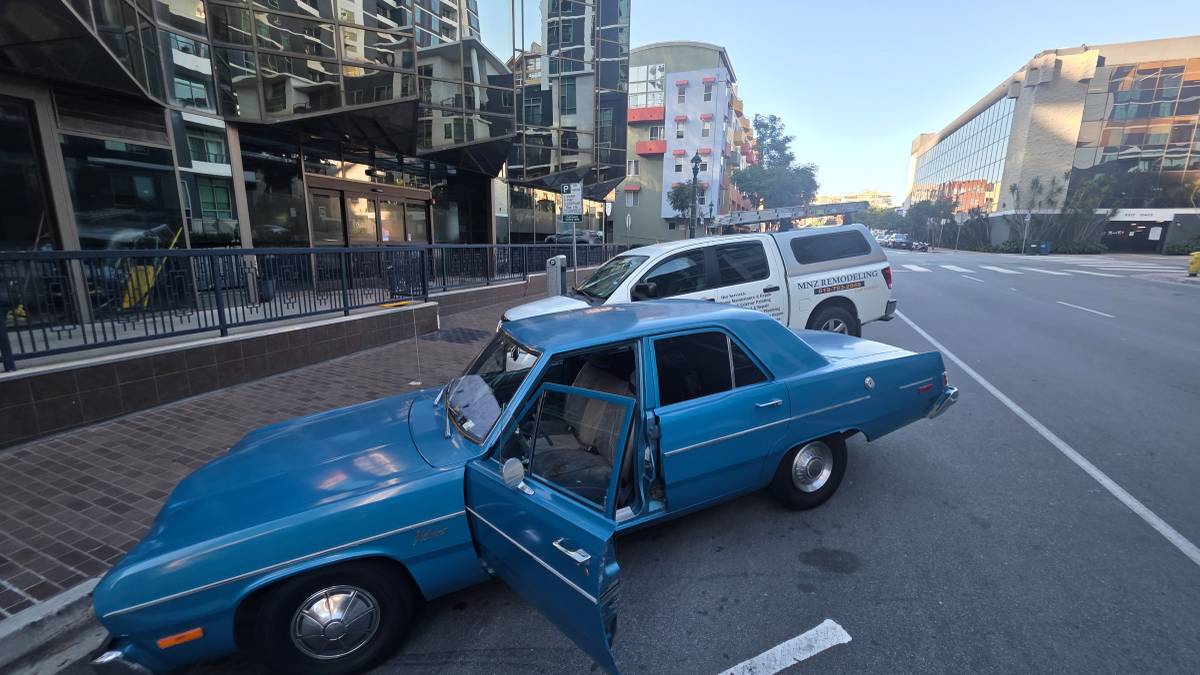 Plymouth-valiant-1974-1