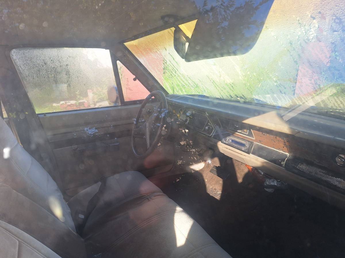 Plymouth-valiant-1974-1