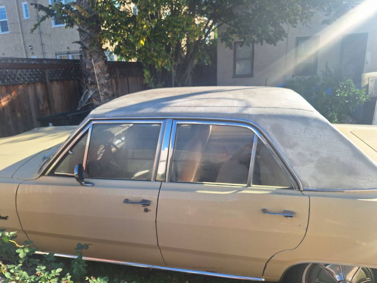 Plymouth-valiant-1974-5