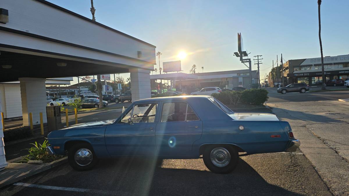 Plymouth-valiant-1974