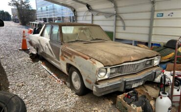 Plymouth-valiant-1975-brown