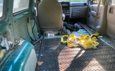 Plymouth-voyager-1995-green-2