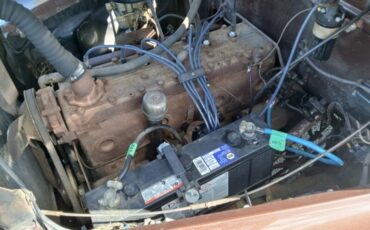 Pontiac-1947-Sedan-3