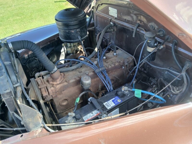 Pontiac-1947-Sedan-7