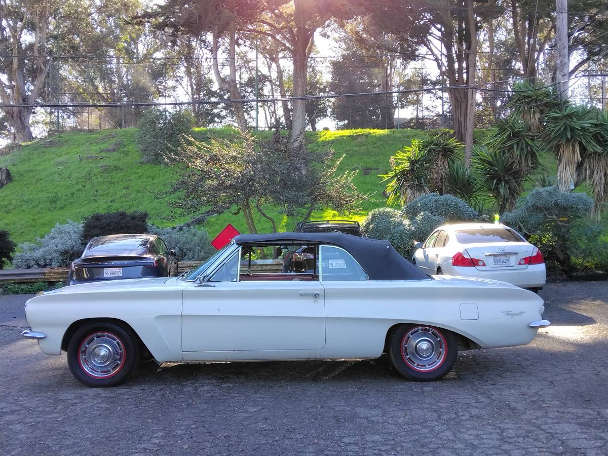 Pontiac-1962-white-8