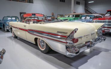 Pontiac-Bonneville-1957-Convertible-26