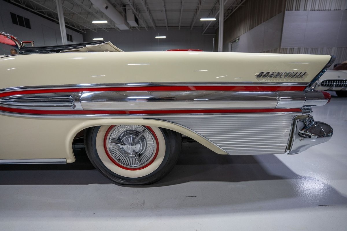 Pontiac-Bonneville-1957-Convertible-38