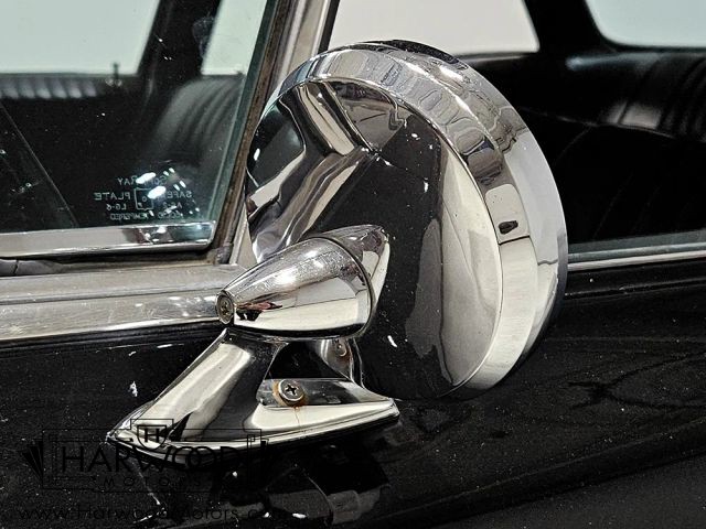 Pontiac-Bonneville-1965-Wagon-24