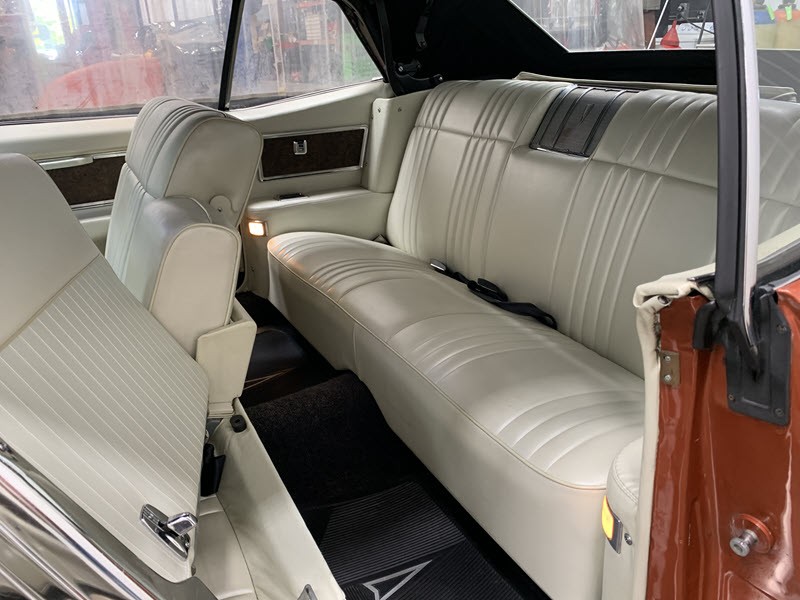 Pontiac-Bonneville-1968-13