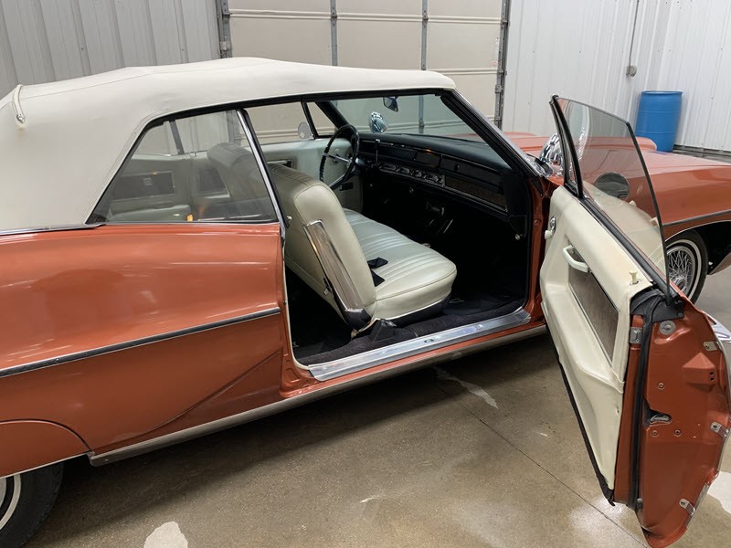 Pontiac-Bonneville-1968-18