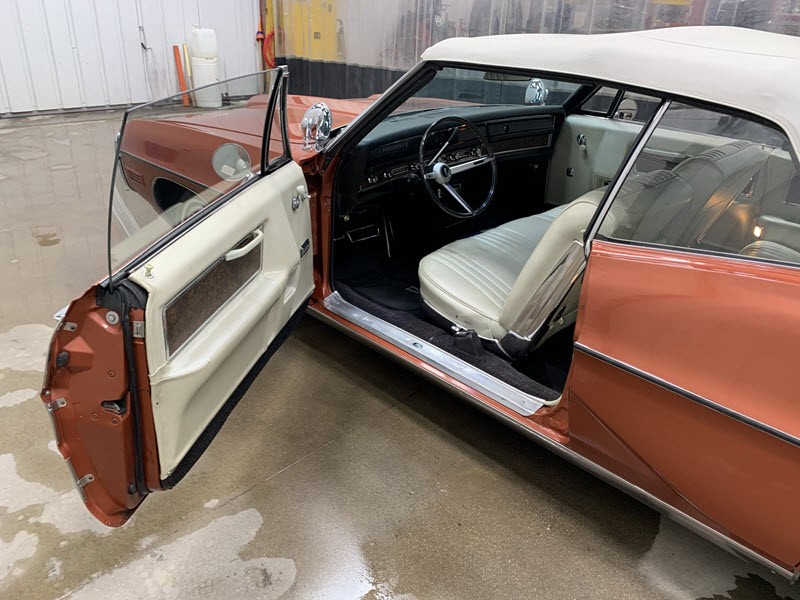 Pontiac-Bonneville-1968-8