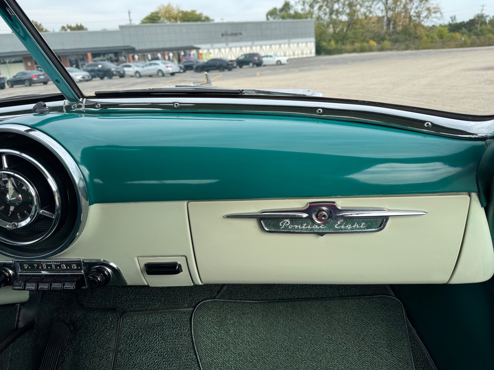 Pontiac-Catalina-1952-2-DOOR-24