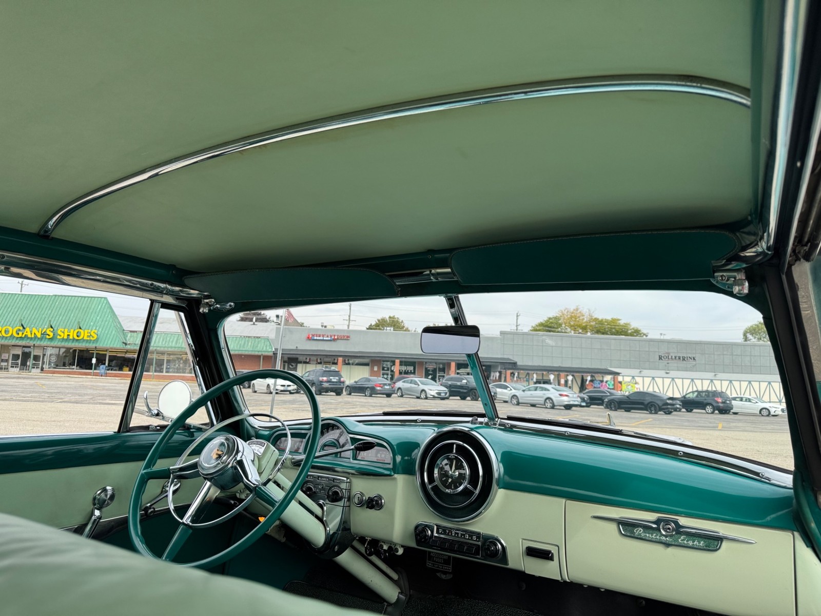 Pontiac-Catalina-1952-2-DOOR-30