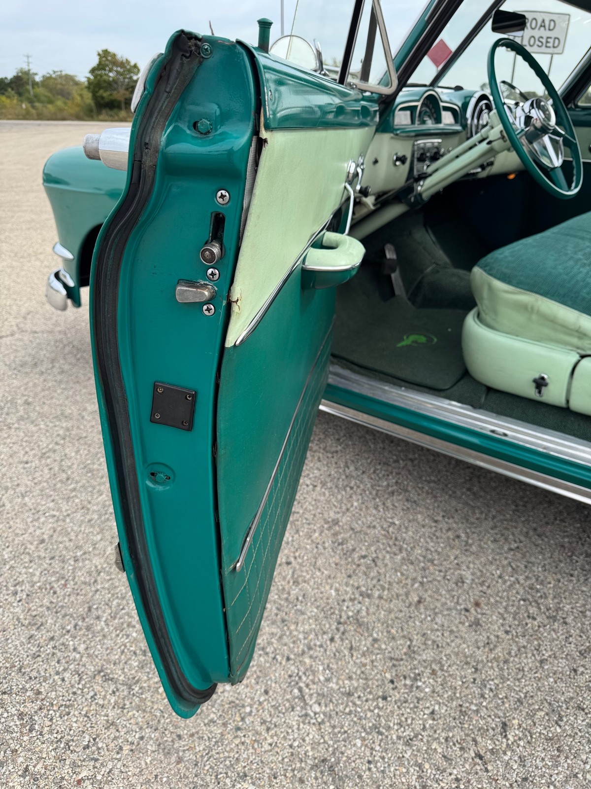 Pontiac-Catalina-1952-2-DOOR-36