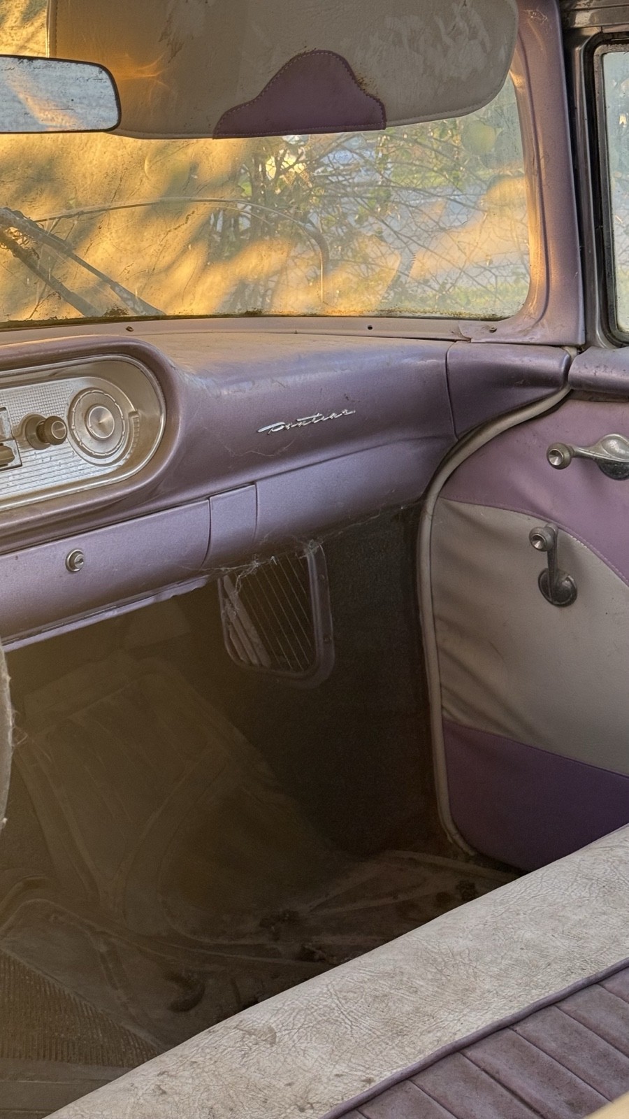 Pontiac-Chieftain-1957-Sedan-11