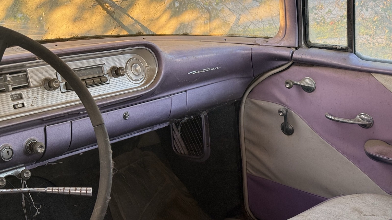 Pontiac-Chieftain-1957-Sedan-12