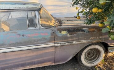Pontiac-Chieftain-1957-Sedan-2