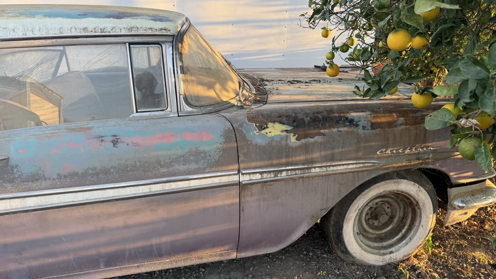 Pontiac-Chieftain-1957-Sedan-2