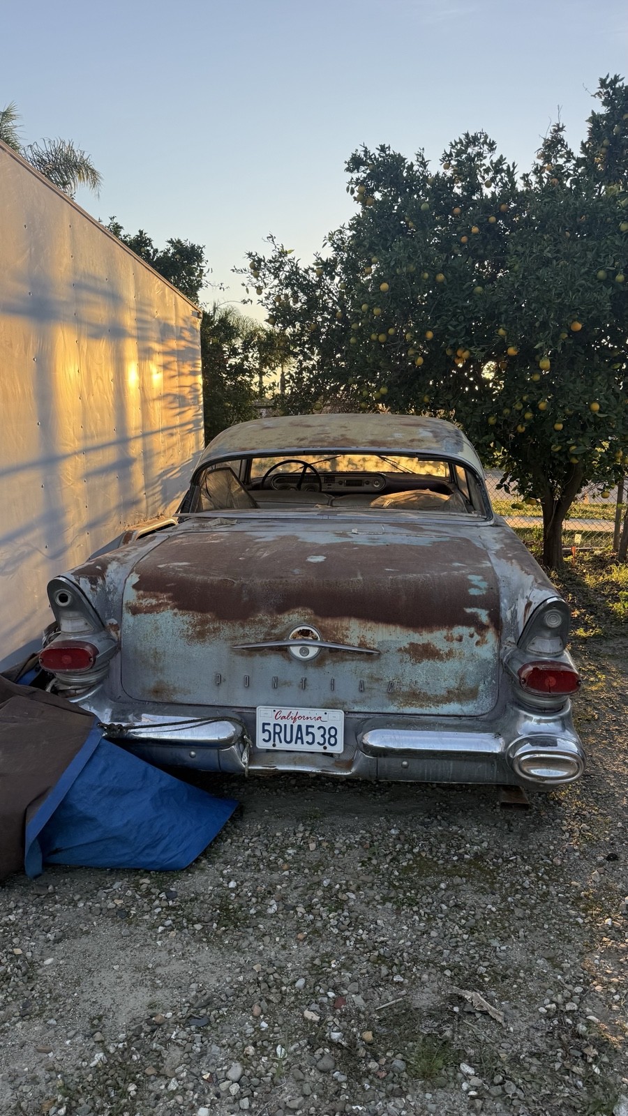 Pontiac-Chieftain-1957-Sedan