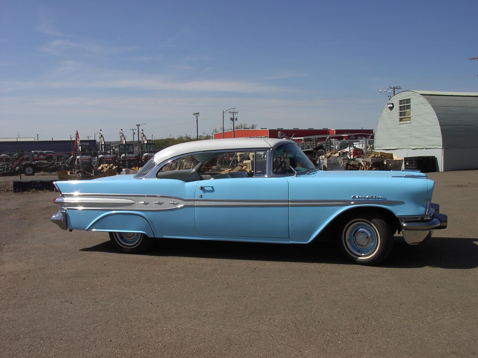 Pontiac-Chieftan-1957-15