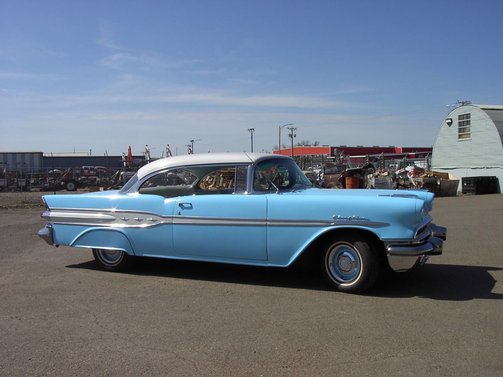 Pontiac-Chieftan-1957-16