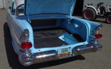 Pontiac-Chieftan-1957-19