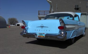 Pontiac-Chieftan-1957-20