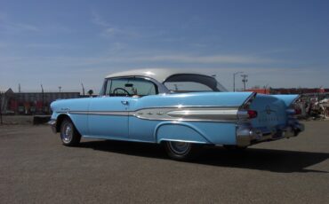 Pontiac-Chieftan-1957-7