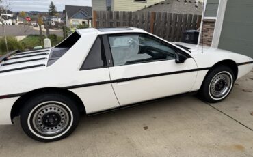 Pontiac-Fiero-1984-1