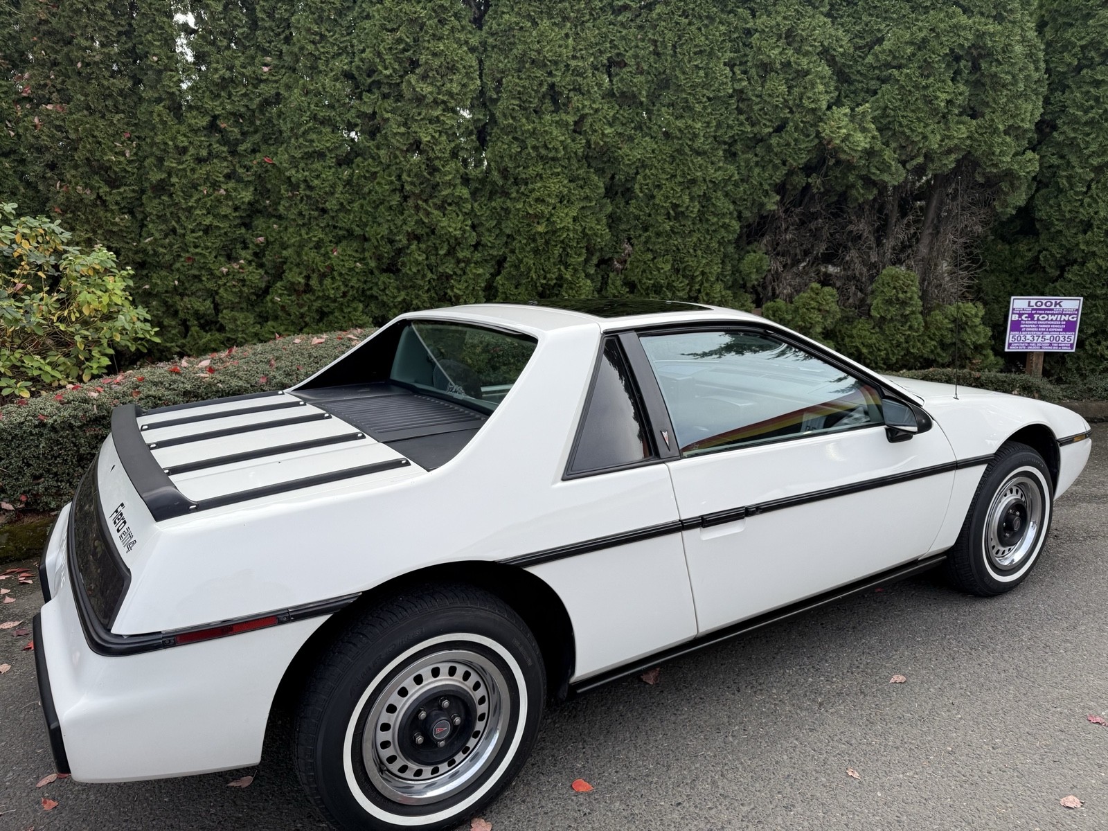 Pontiac-Fiero-1984-10