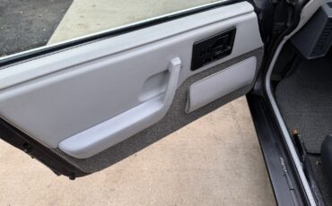 Pontiac-Fiero-1984-12