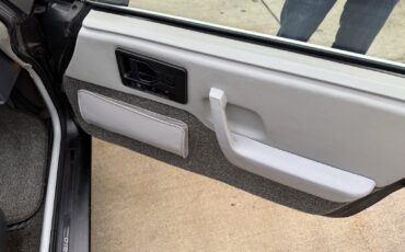 Pontiac-Fiero-1984-16