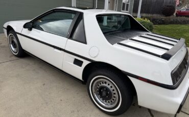 Pontiac-Fiero-1984-3