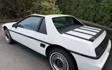 Pontiac-Fiero-1984-5