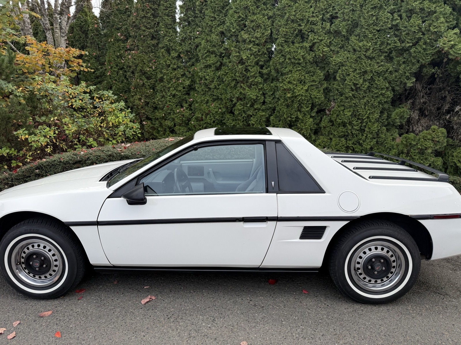 Pontiac-Fiero-1984-6