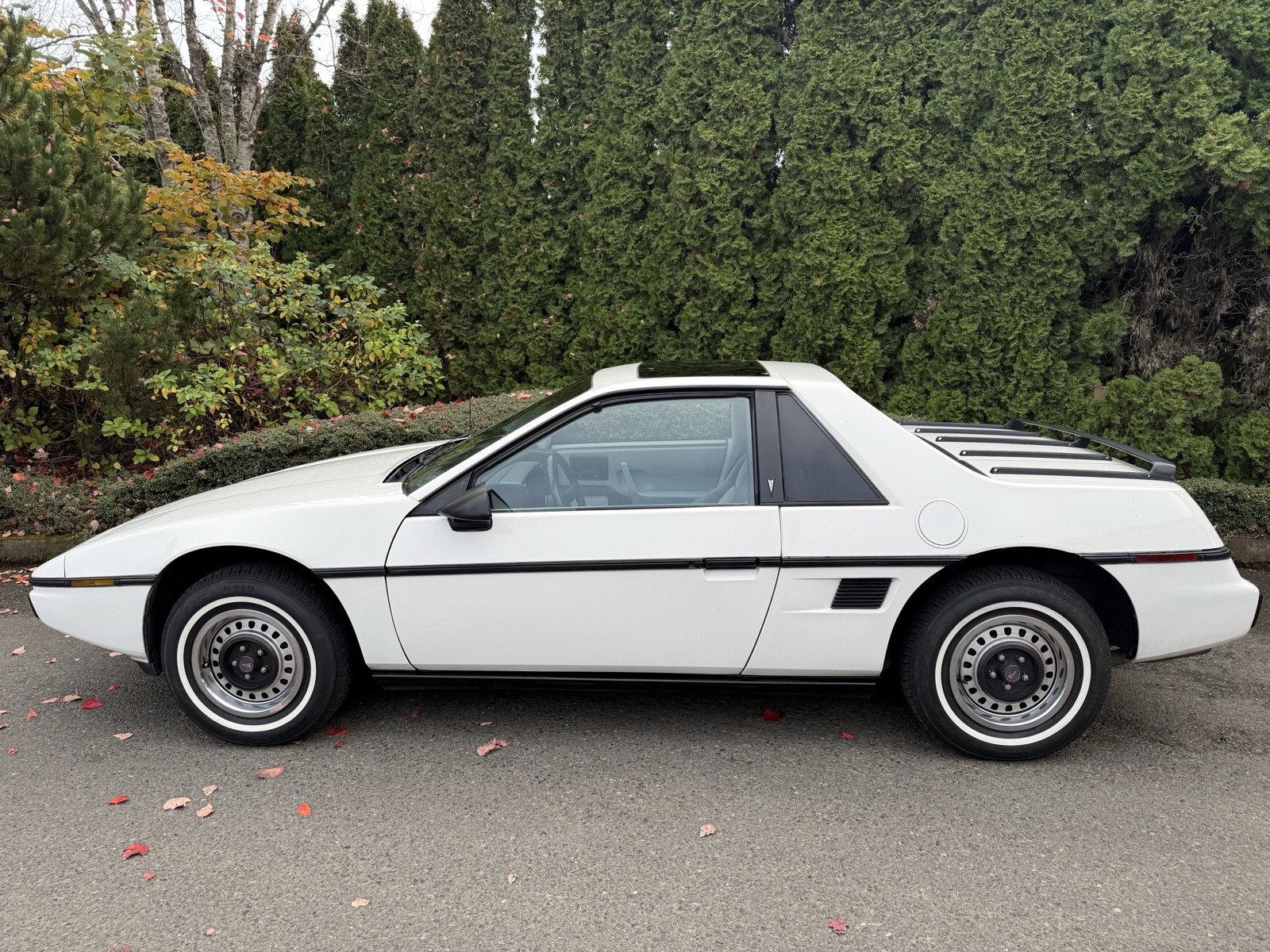 Pontiac-Fiero-1984-7