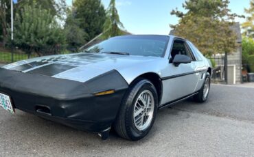 Pontiac-Fiero-1986-Coupe-1