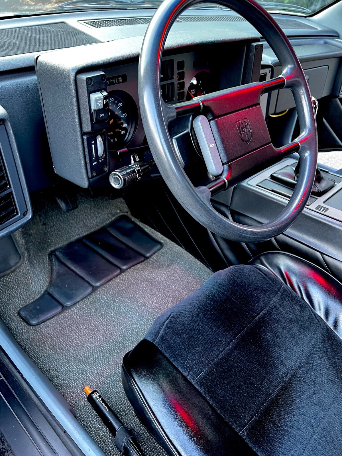 Pontiac-Fiero-1986-Coupe-12