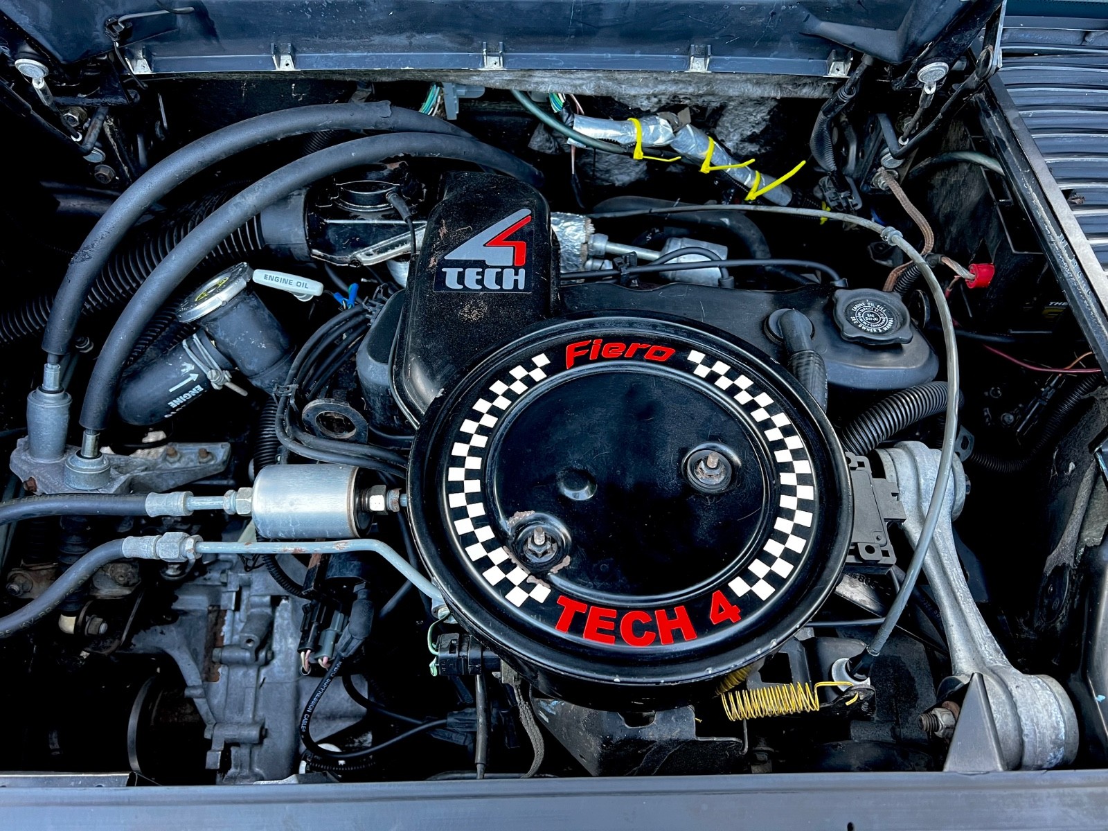 Pontiac-Fiero-1986-Coupe-13